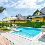 3 Bedroom Nice Home In Albarella Ro *