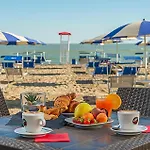 3 Bedroom In Albarella Ro Casa vacanze *