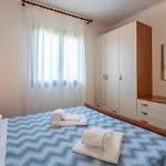 Casa vacanze 3 Bedroom In Albarella Ro *