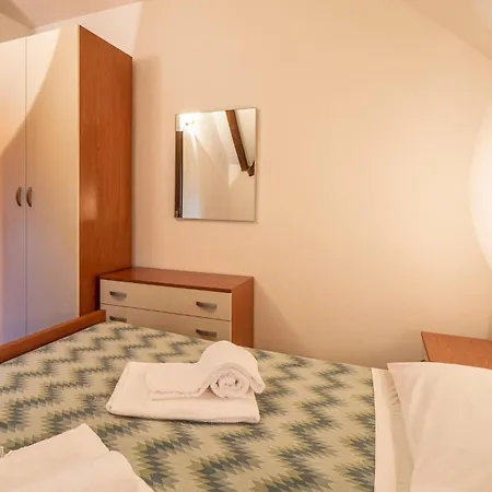 3 Bedroom In Albarella Ro Vakantiehuis *