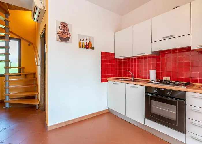 3 Bedroom Nice Home In Albarella Ro
