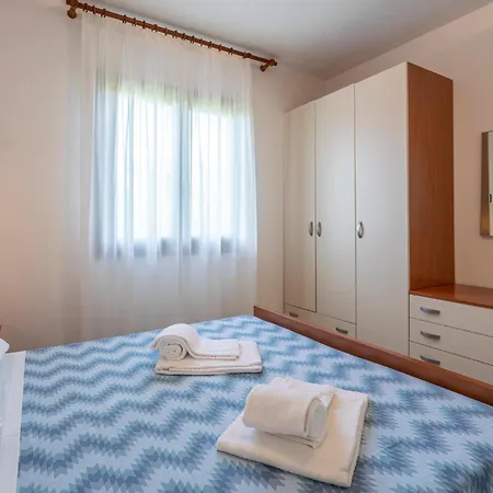 Vakantiehuis 3 Bedroom In Albarella Ro *