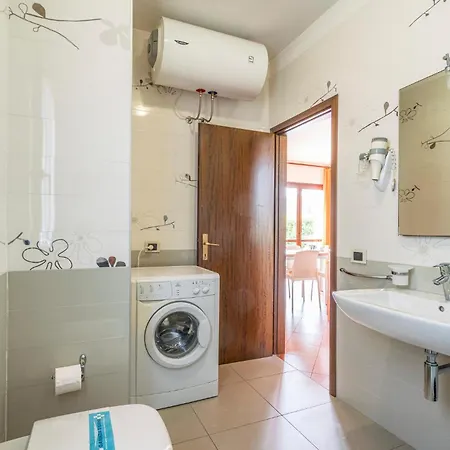 Amazing Home In Albarella Ro With Kitchen *