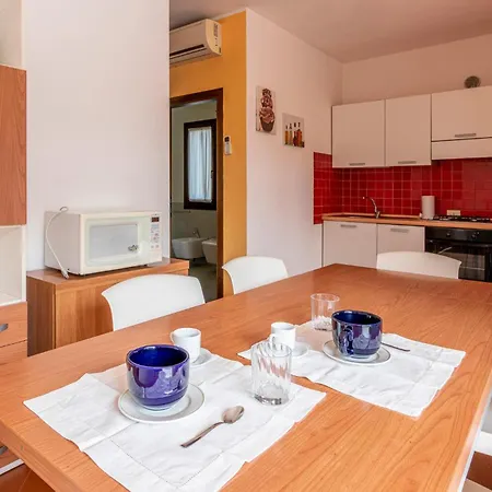 Holiday home Amazing Home In Albarella Ro With Kitchen *